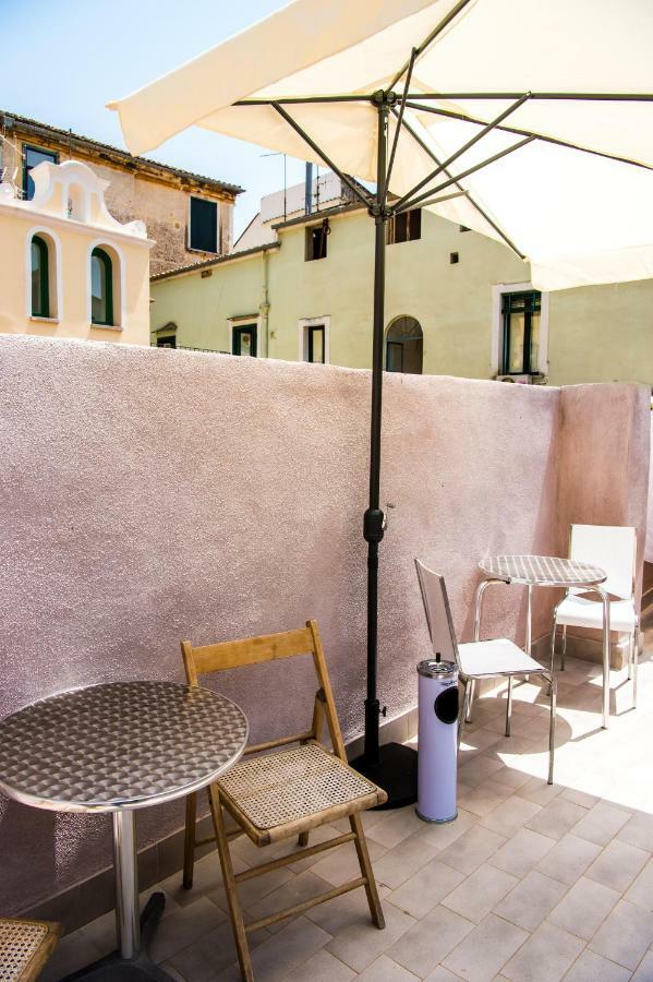B&B Palazzo Fruscione Salerno Kültér fotó